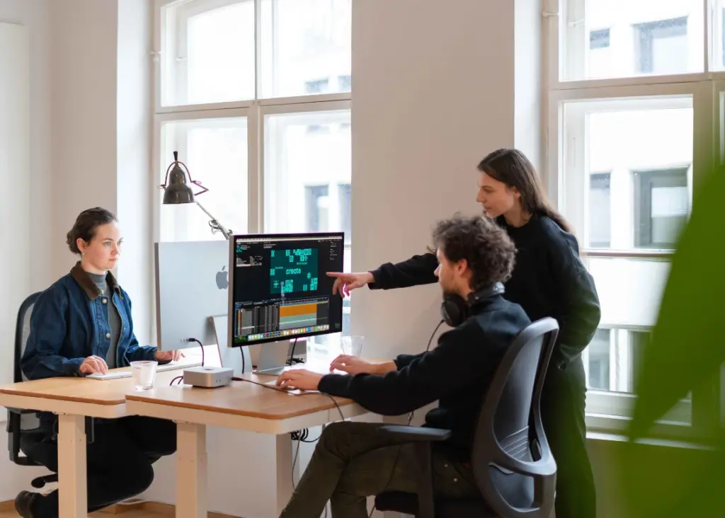 Umsetzung von Touchpoints — digital und physisch.